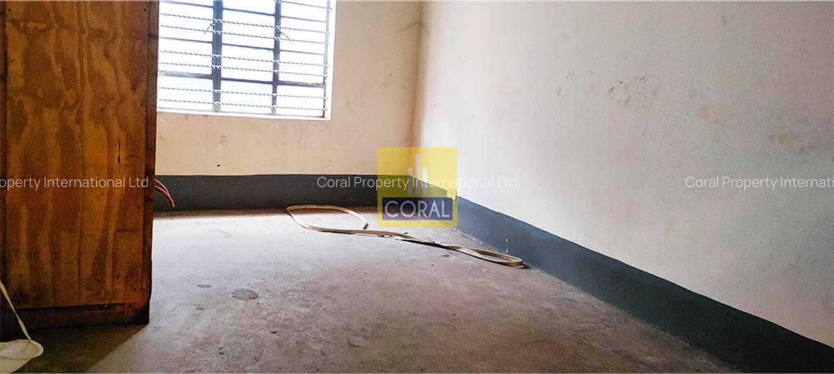 Warehouse in Industrial Area - 7