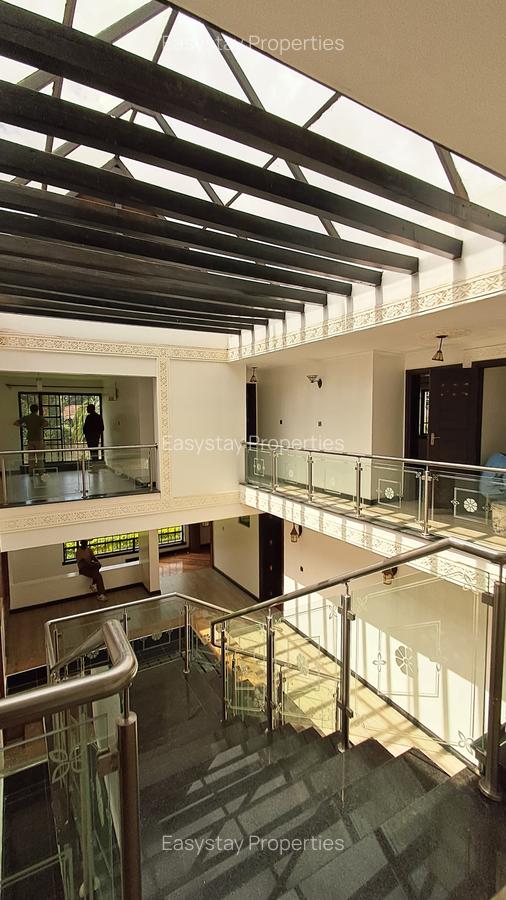 5 Bed House with En Suite in Runda - 10