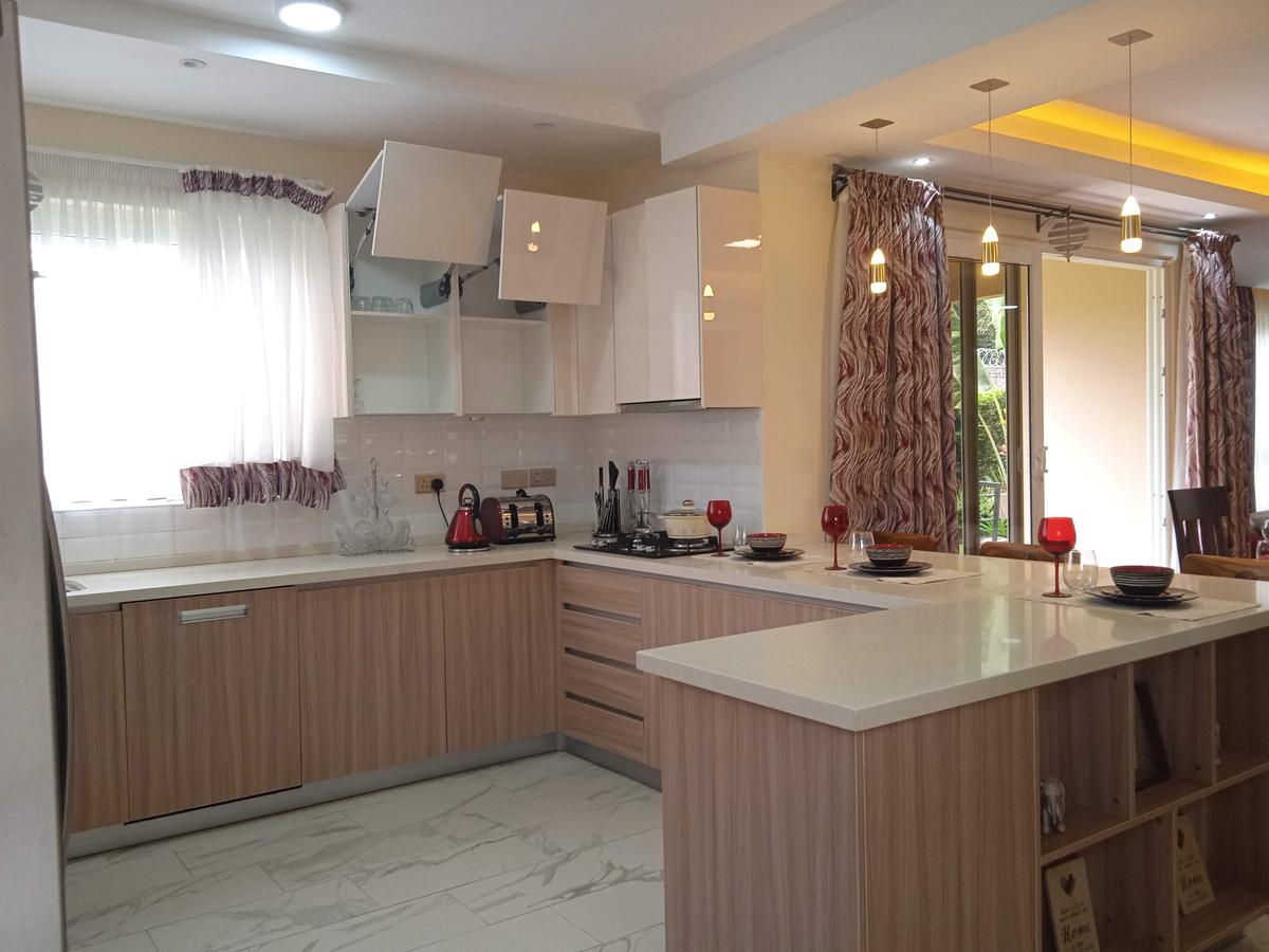 4 Bed House with En Suite in Runda - 5