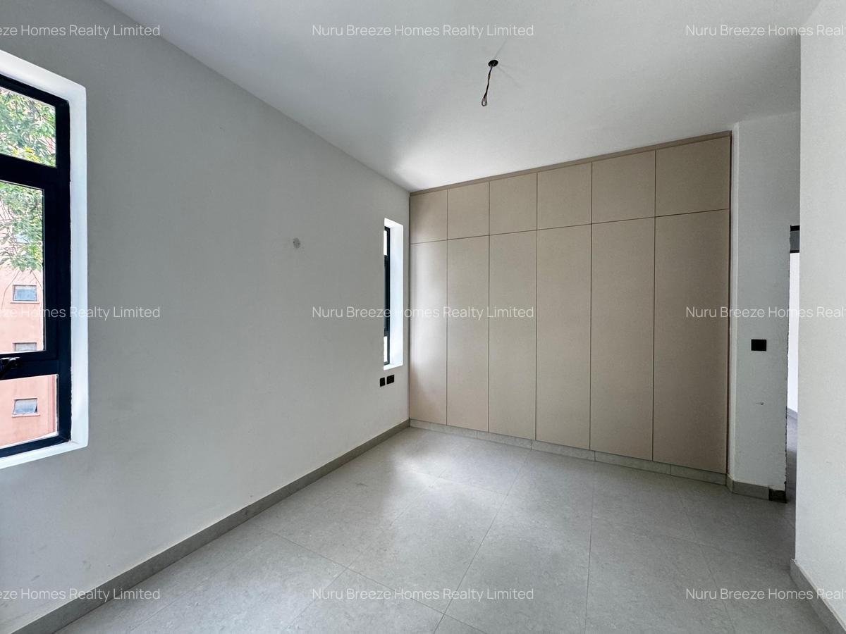 2 Bed Apartment with En Suite in Brookside - 20