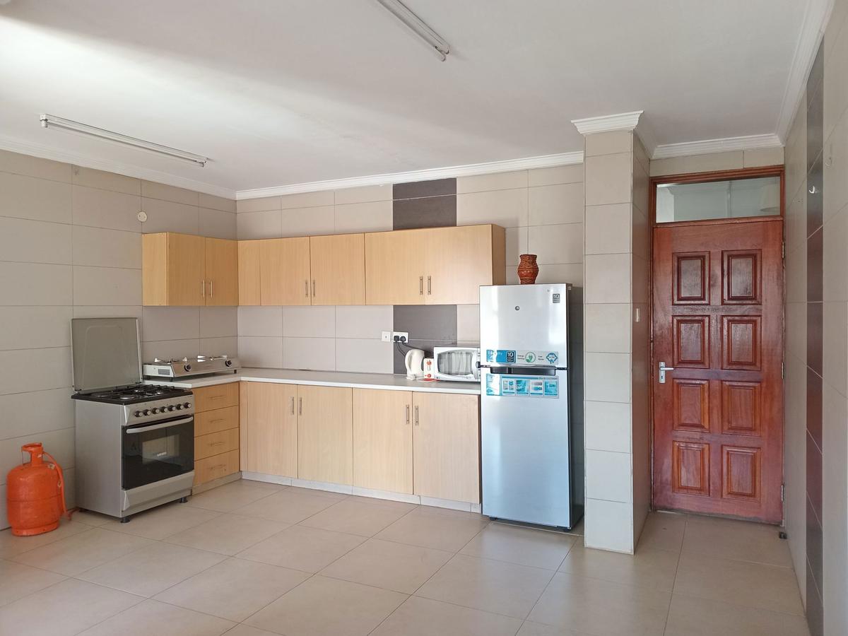 Furnished 3 Bed Apartment with En Suite in Parklands - 9