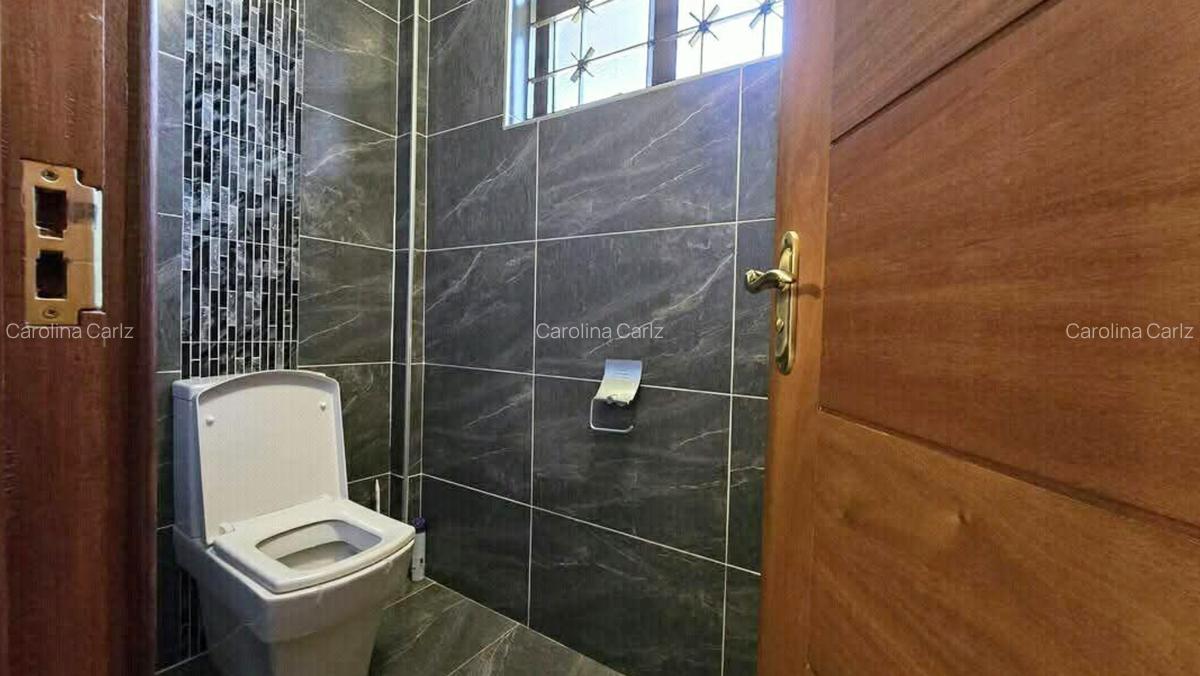 5 Bed House with En Suite in Runda - 10