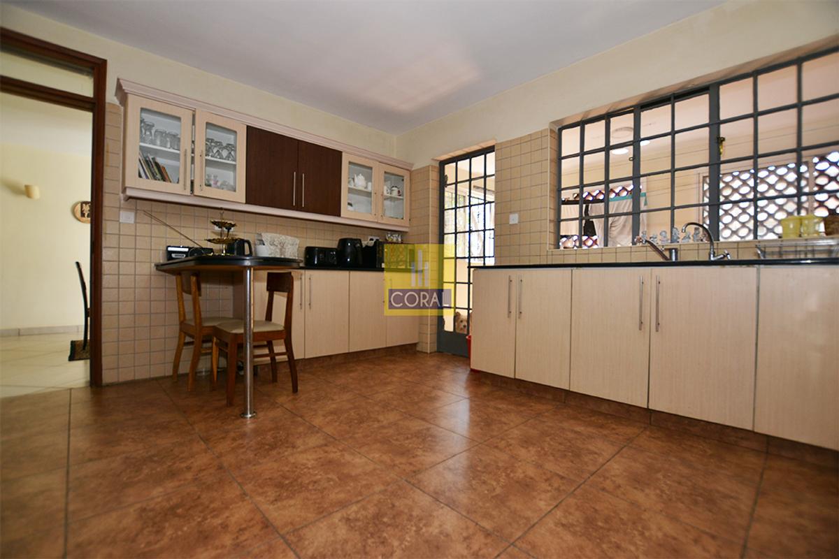 4 Bed Apartment in Westlands Area - 9