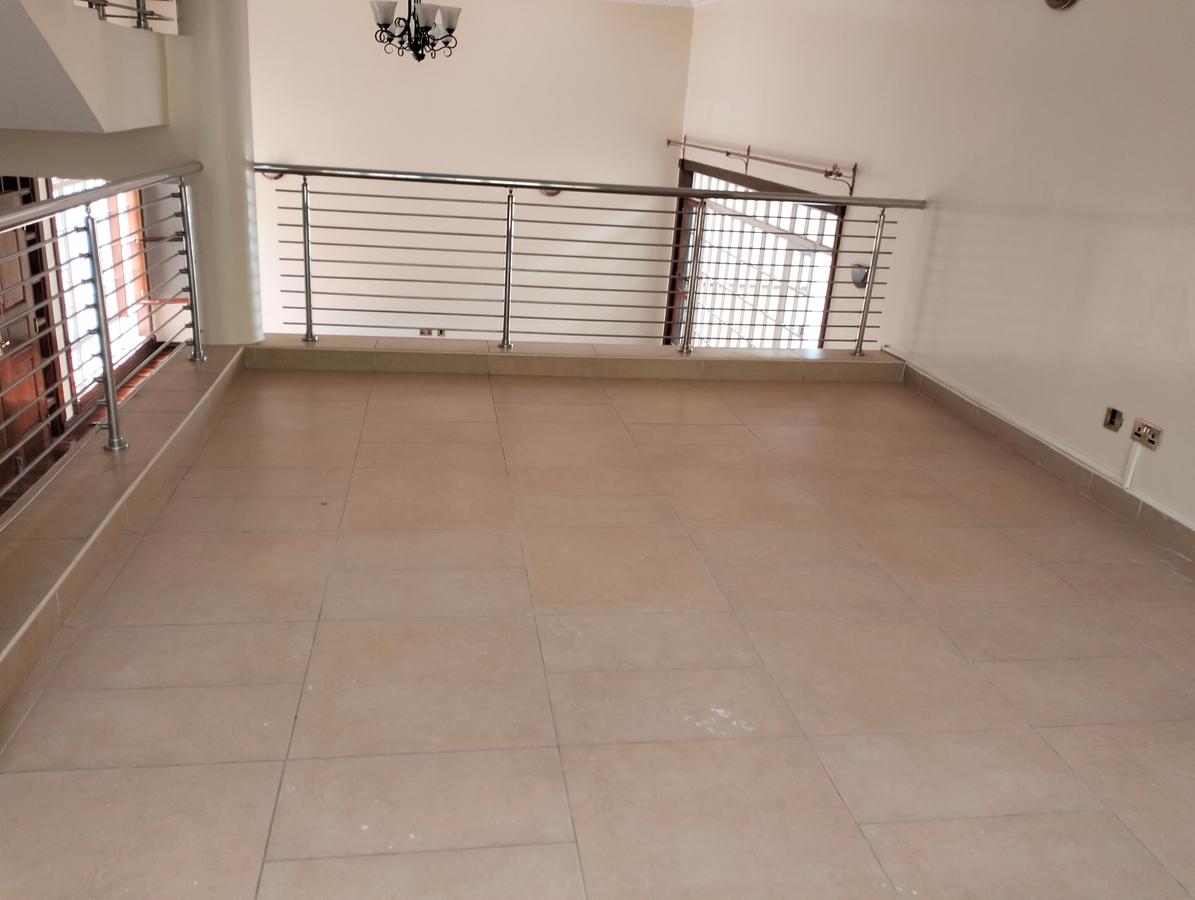 4 Bed Townhouse with En Suite in Kyuna - 14