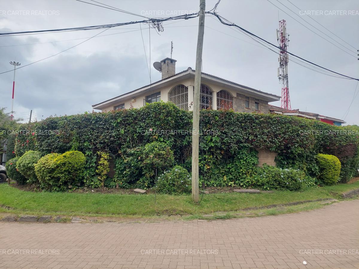 5 Bed House with En Suite in Donholm - 7