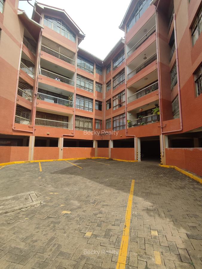 Serviced 5 Bed Apartment with En Suite at Riverside Drive - 1