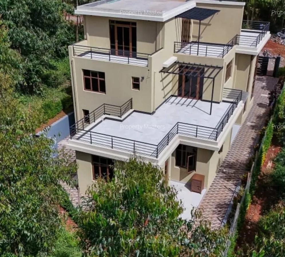 4 Bed Villa with En Suite at Millionaires Corner - 3