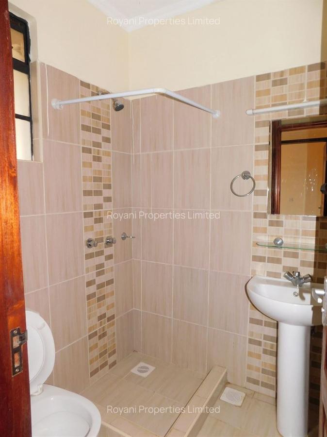 2 Bed Apartment with En Suite at Fourways Junction Estate - 14