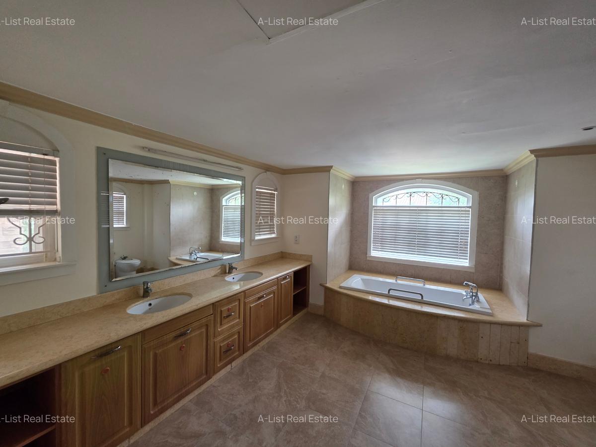 4 Bed Townhouse with En Suite at Kitisuru Road - 19