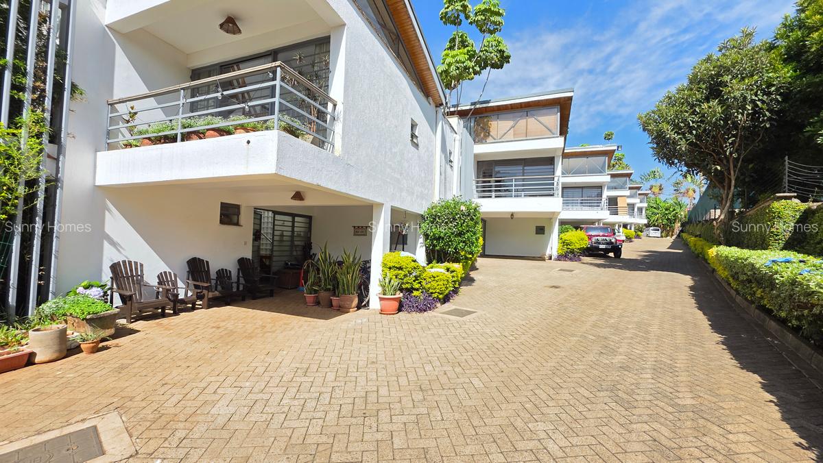 4 Bed Townhouse with En Suite at Convent Drive - 1