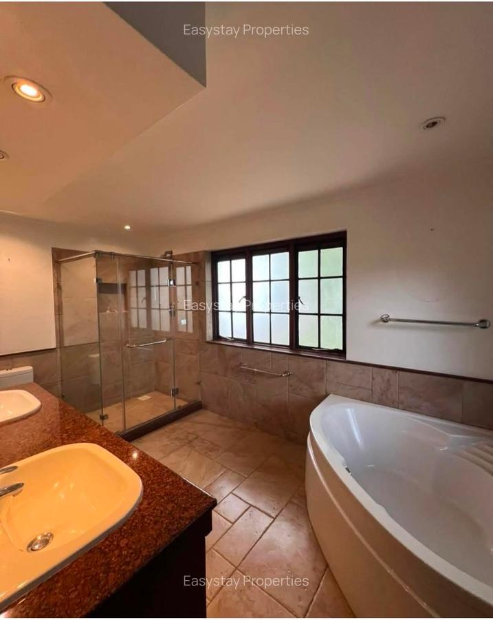 4 Bed Townhouse with En Suite in Spring Valley - 10