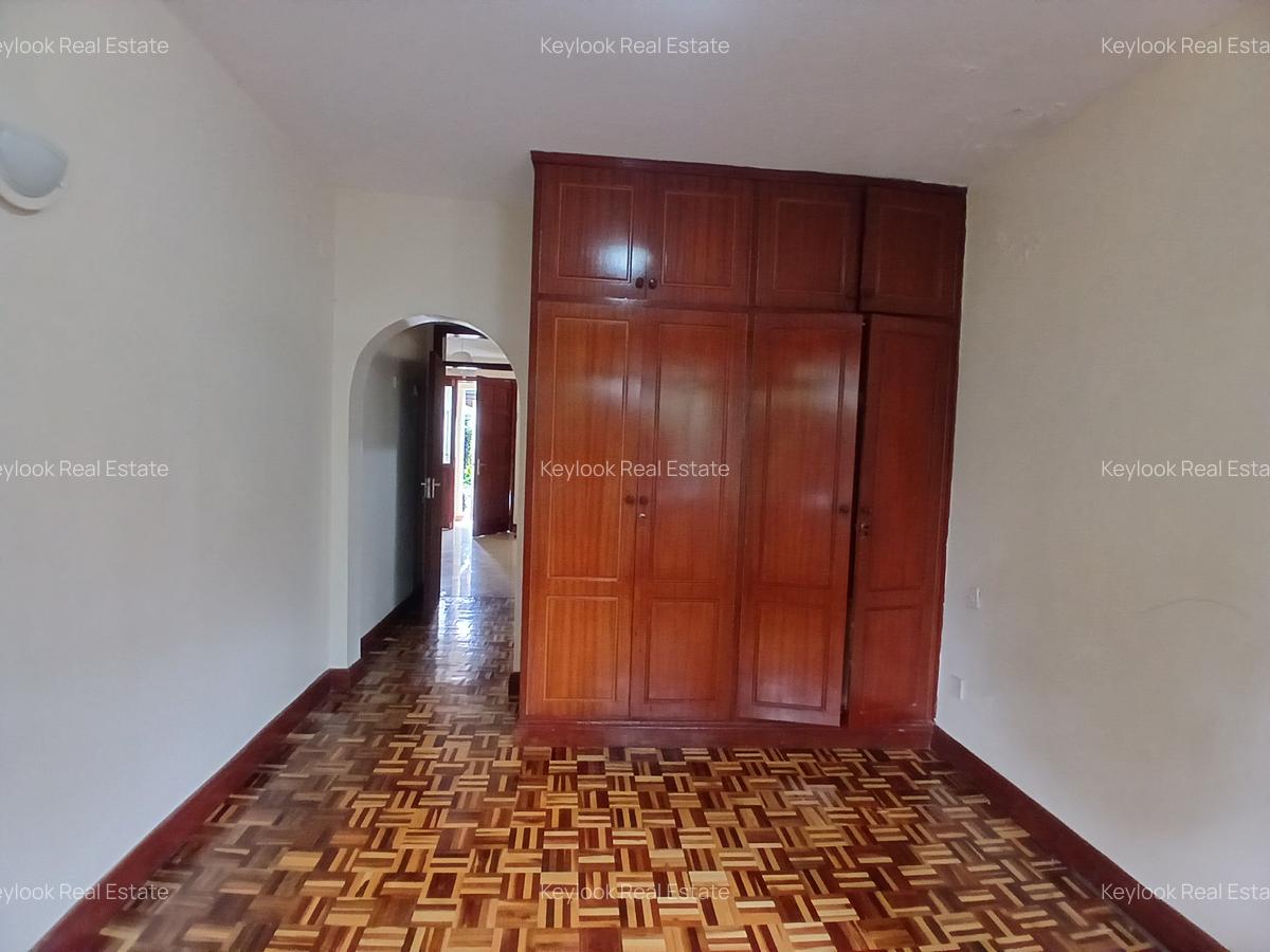 4 Bed Townhouse with En Suite at Lavington Green - 12