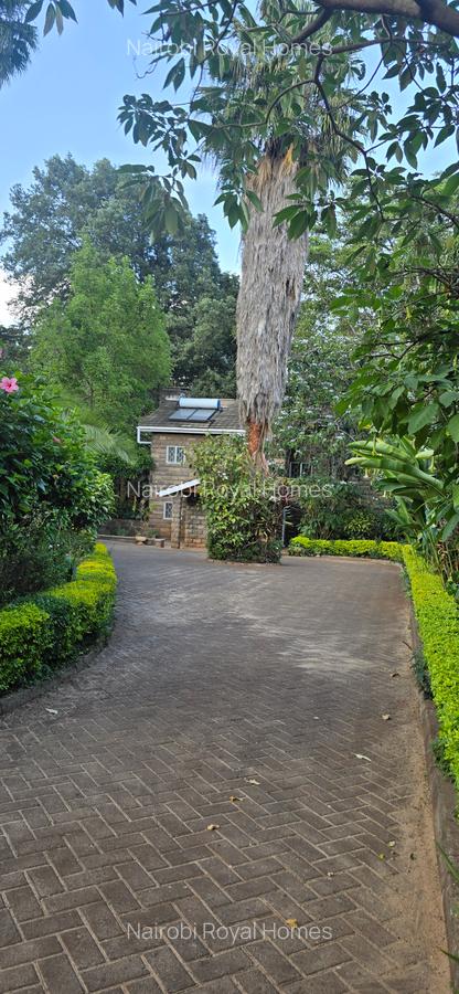 5 Bed House with En Suite at Kyuna Road - 11