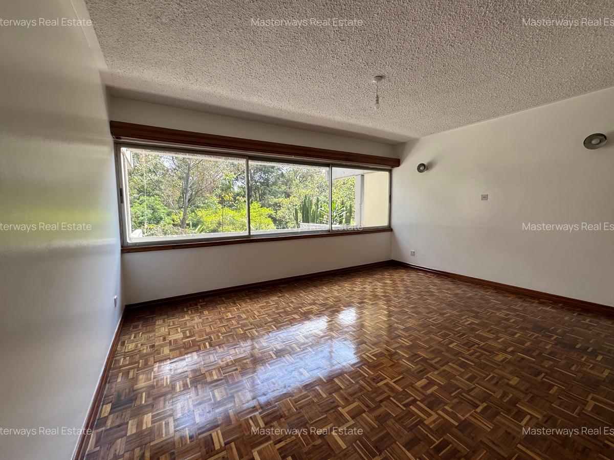 3 Bed Townhouse with En Suite in Lavington - 20