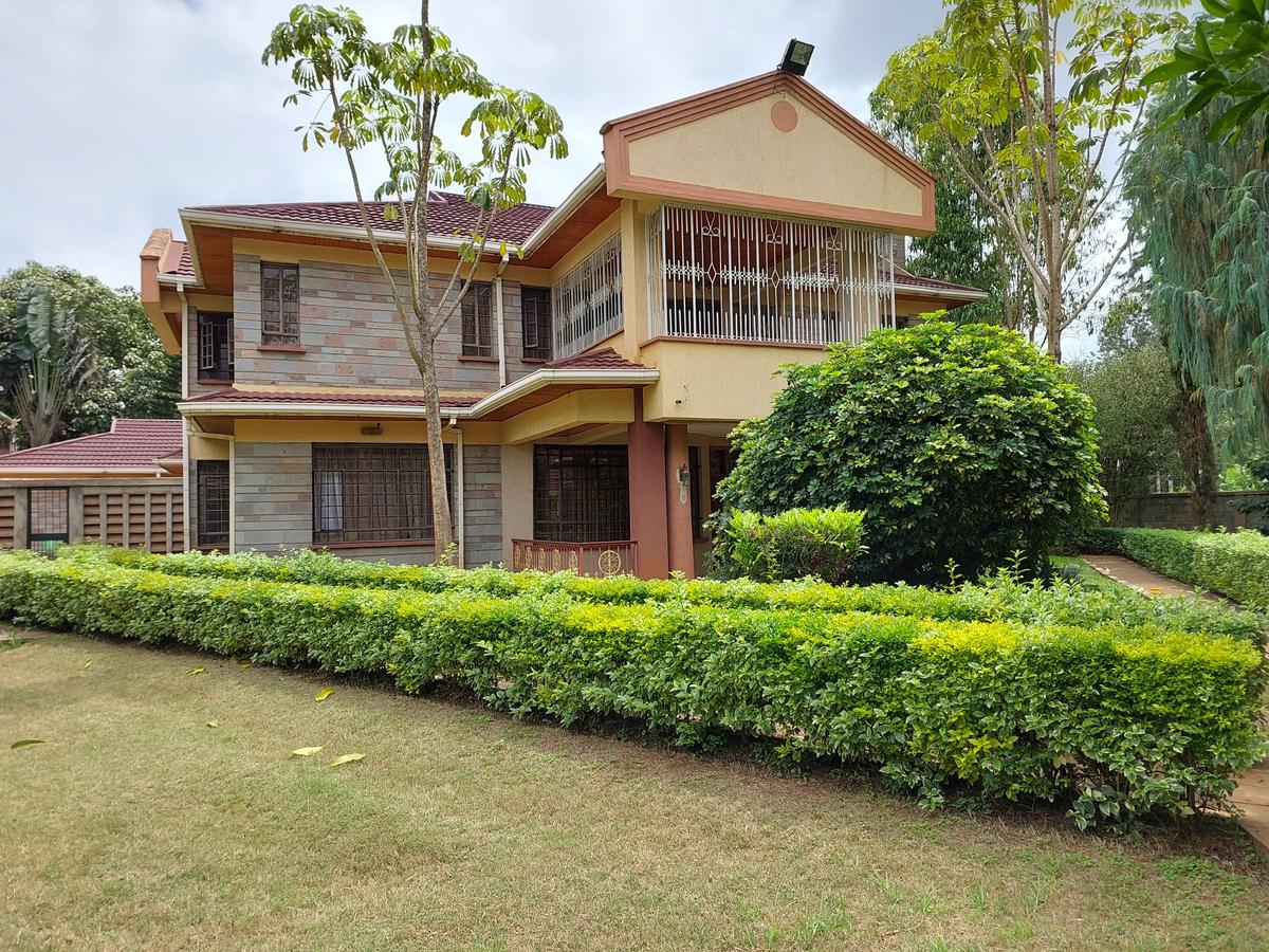 5 Bed House with En Suite at Flem Tree - 5