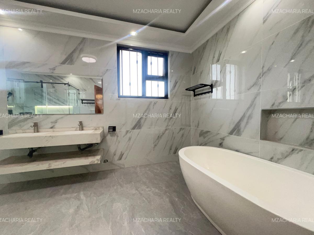 5 Bed Townhouse with Staff Quarters in Runda - 15