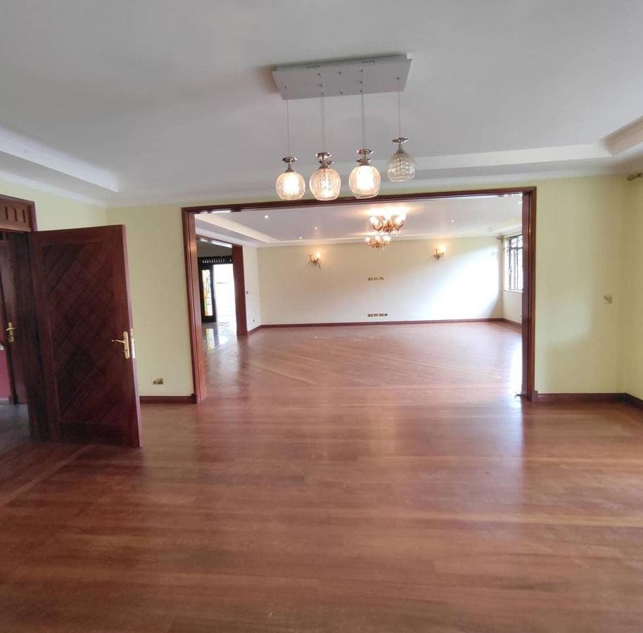 5 Bed Townhouse with Garden in Lavington - 4