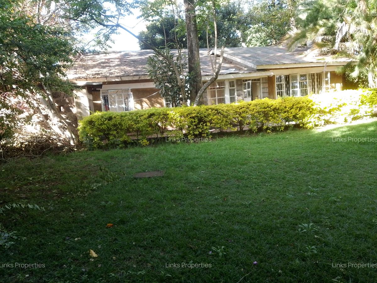 3 Bed House with En Suite at Karen - 2