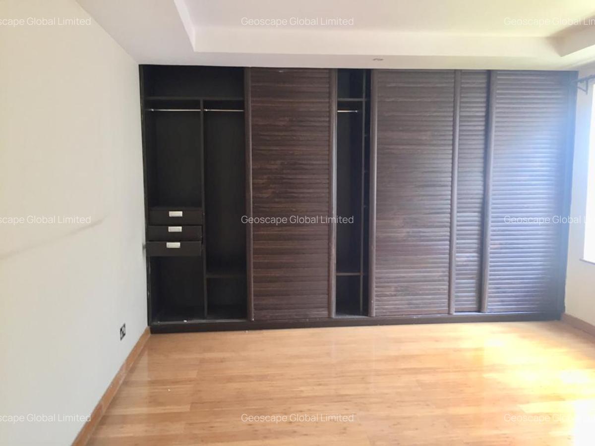 5 Bed House with En Suite in Spring Valley - 15