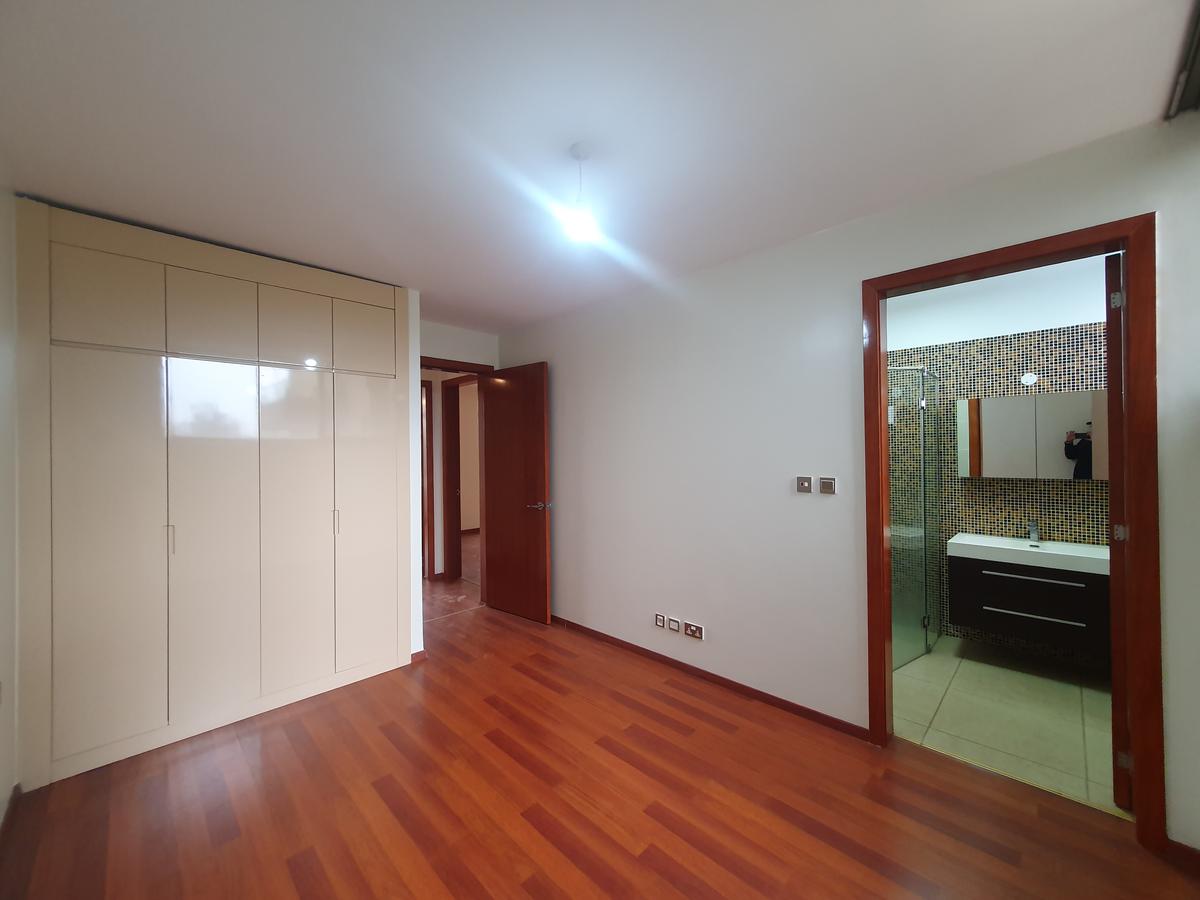 3 Bed Apartment with En Suite at 6Th Parklands Avenue - 11