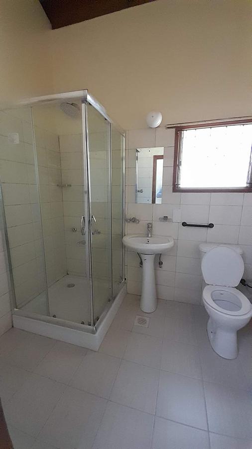 4 Bed House with En Suite at Lakeview - 10