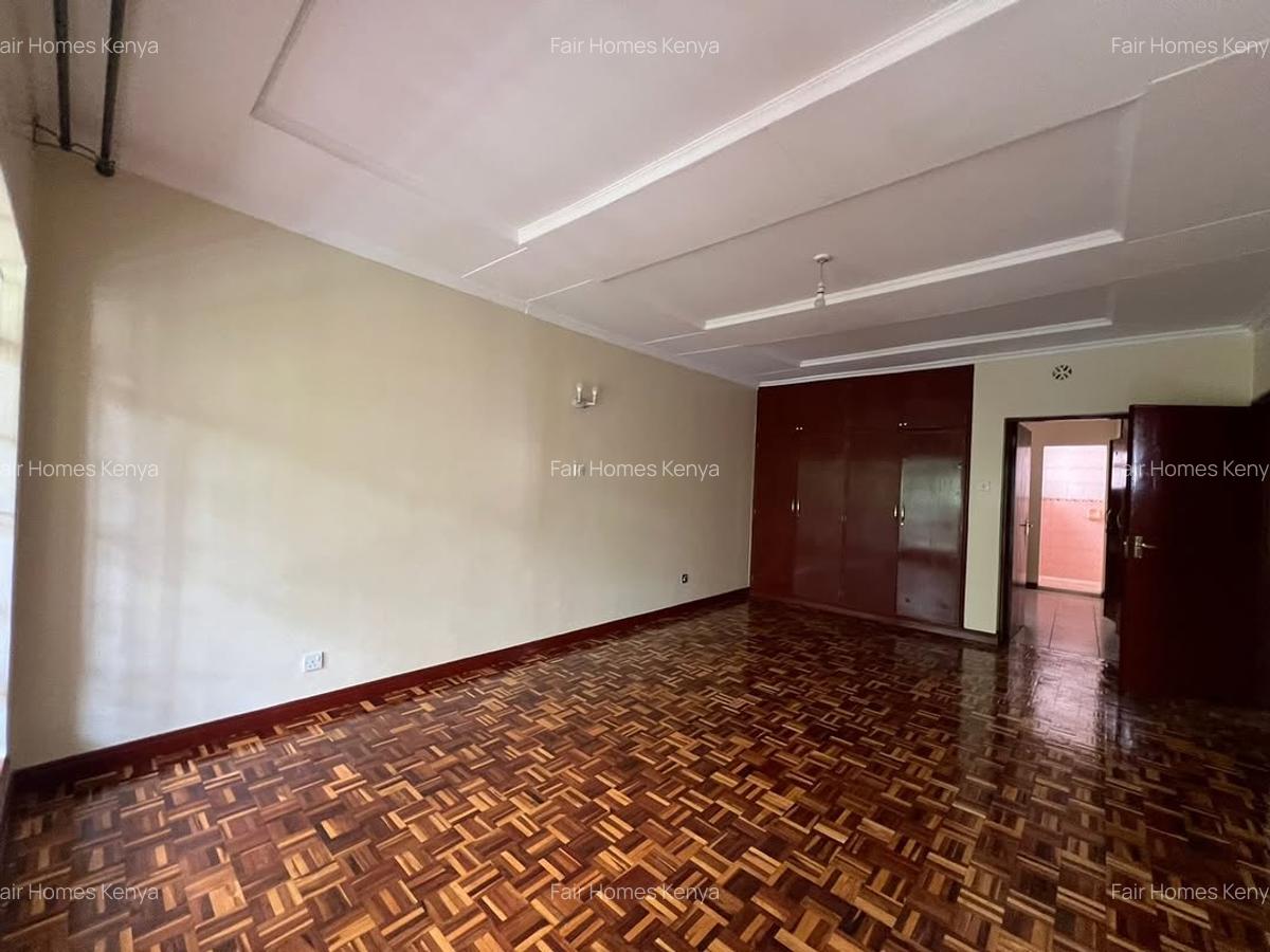 4 Bed Townhouse with En Suite at Hatheru Road - 5