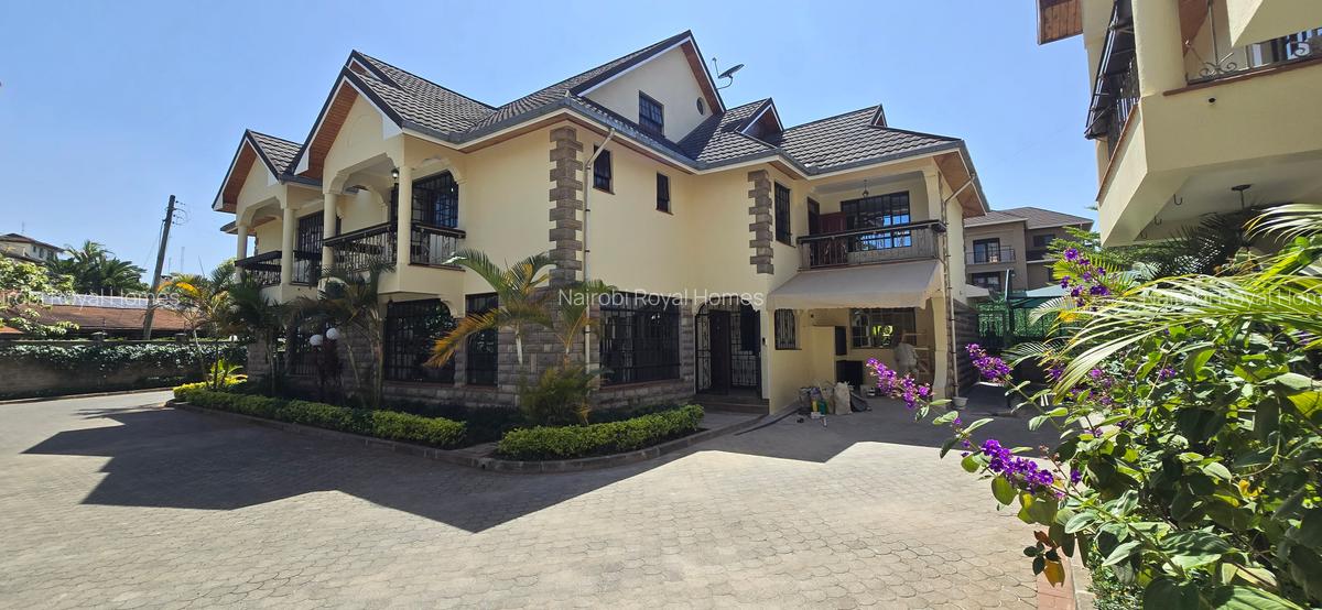 5 Bed Townhouse with En Suite at Lavington Road - 5