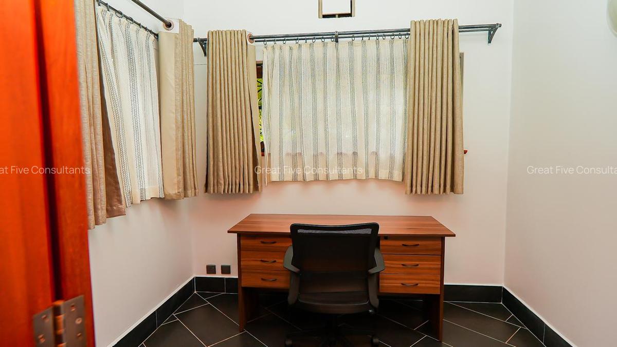 5 Bed Villa with En Suite in Kitisuru - 13