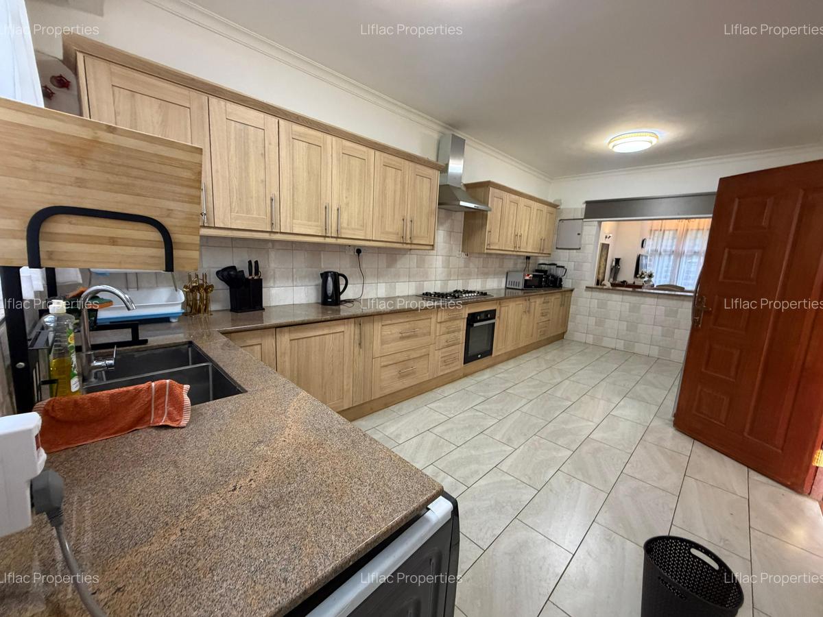 5 Bed Townhouse with En Suite in Runda - 6