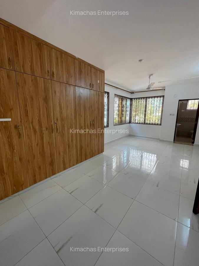 3 Bed Apartment with En Suite at 1St Avenue Nyali - 17