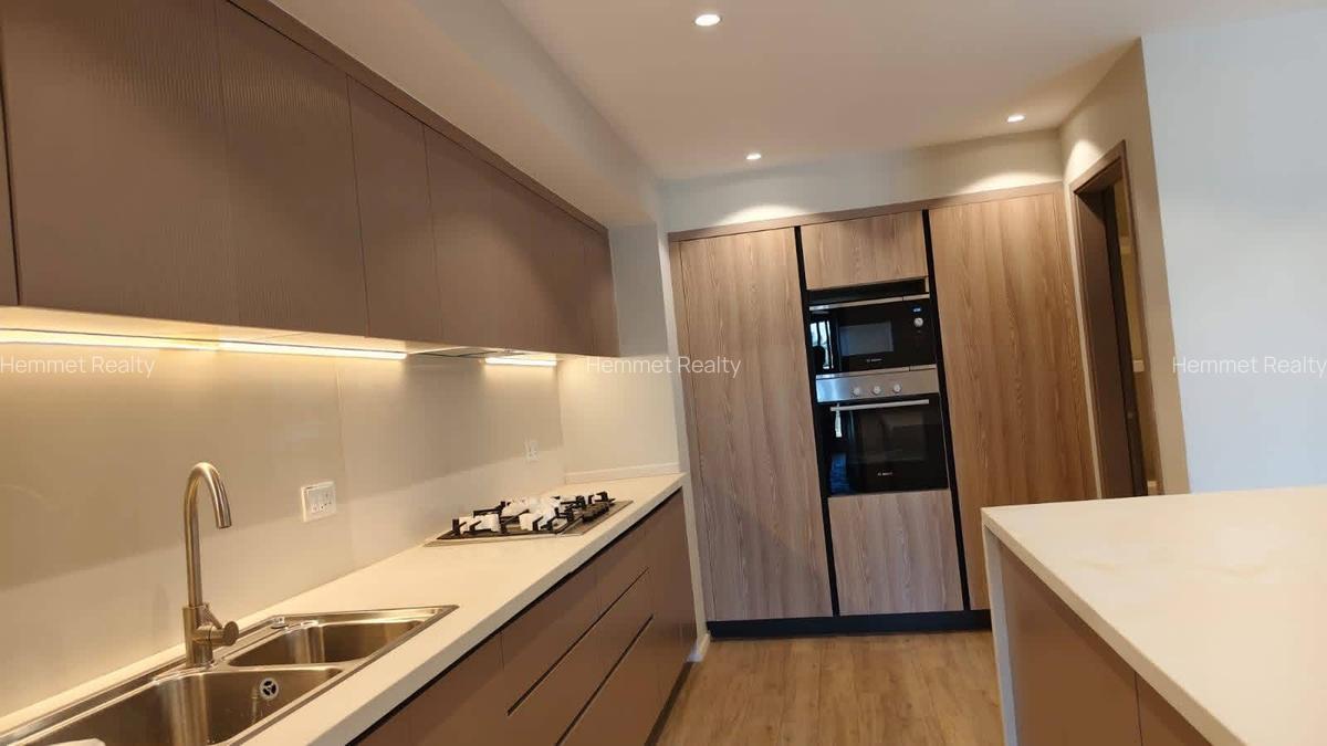 3 Bed Apartment with En Suite in Nyari - 5