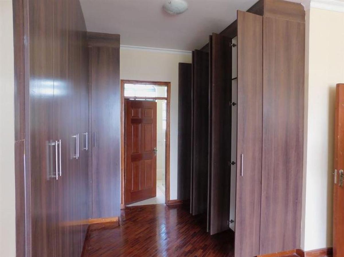4 Bed House with En Suite in Kiambu Road - 11
