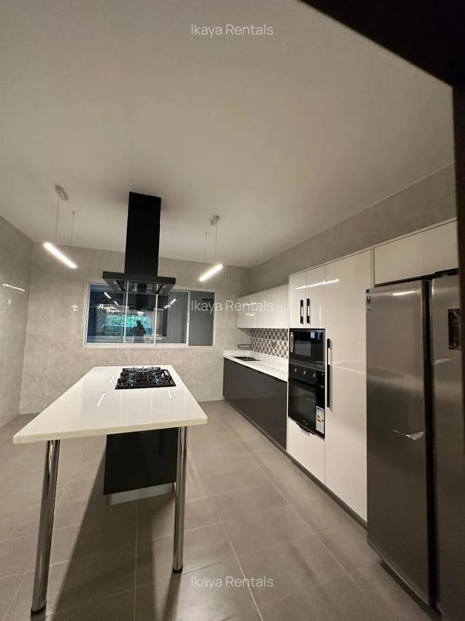 3 Bed Apartment with En Suite at Riverside Gardens Road - 6