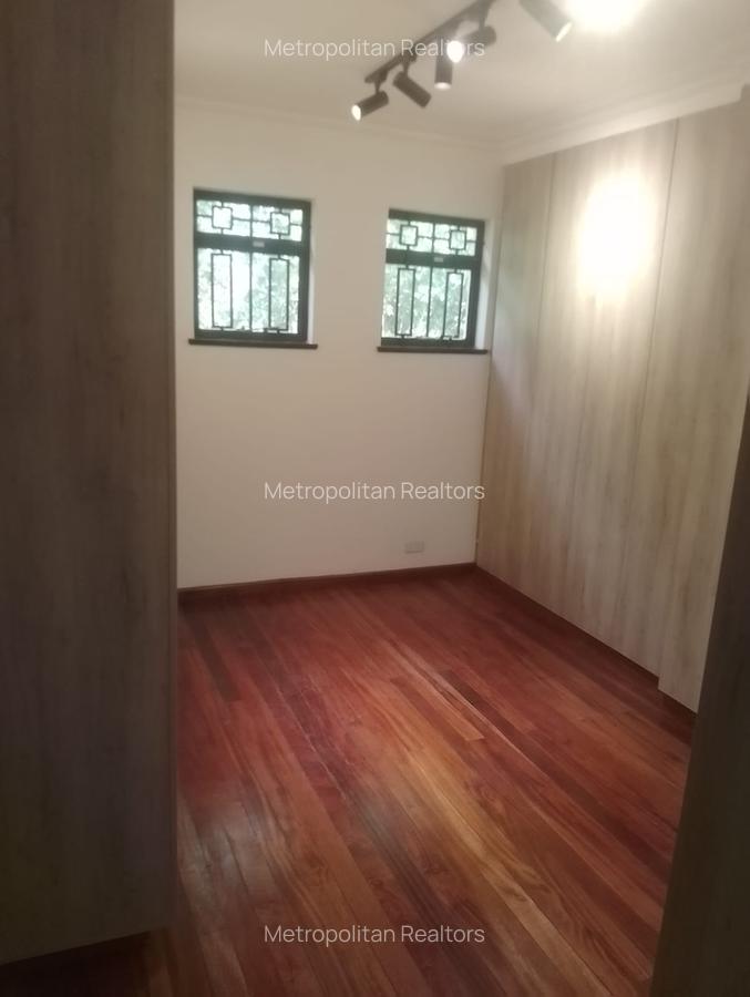 4 Bed Villa with En Suite at Ndege Road - 12