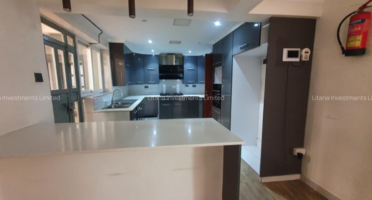 4 Bed House with En Suite at Bogani - 5