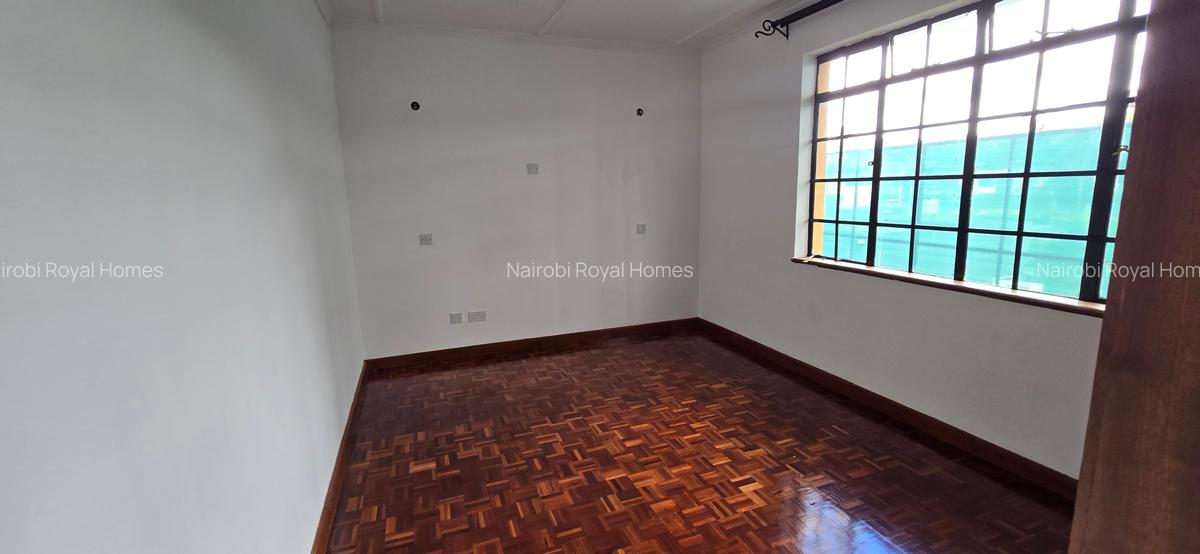 4 Bed Townhouse with En Suite at Lavington Green - 17