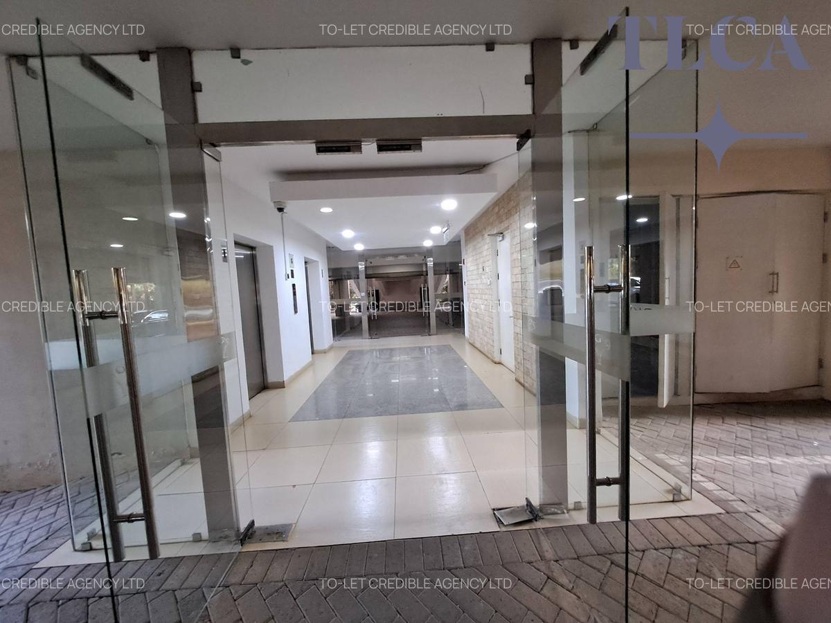 Serviced 3 Bed Apartment with En Suite at Garden City Drive - 19