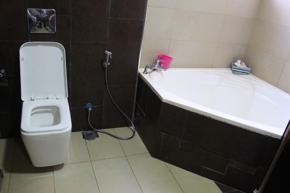 4 Bed Apartment with En Suite in General Mathenge - 9