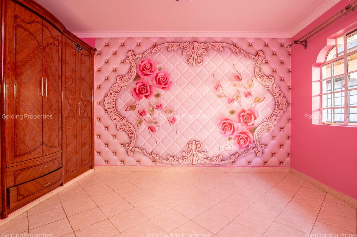 4 Bed House with En Suite at Safari Park - 12