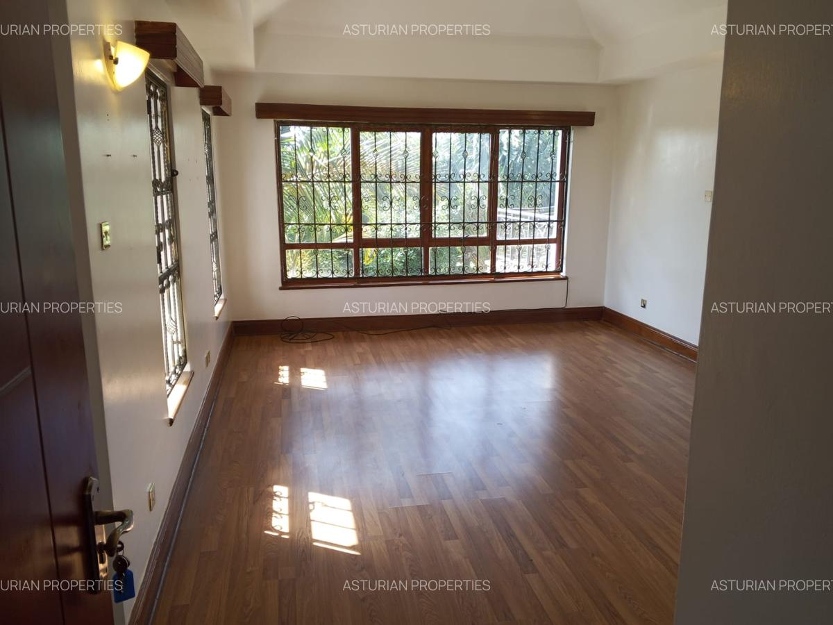 5 Bed Townhouse with En Suite in Runda - 17