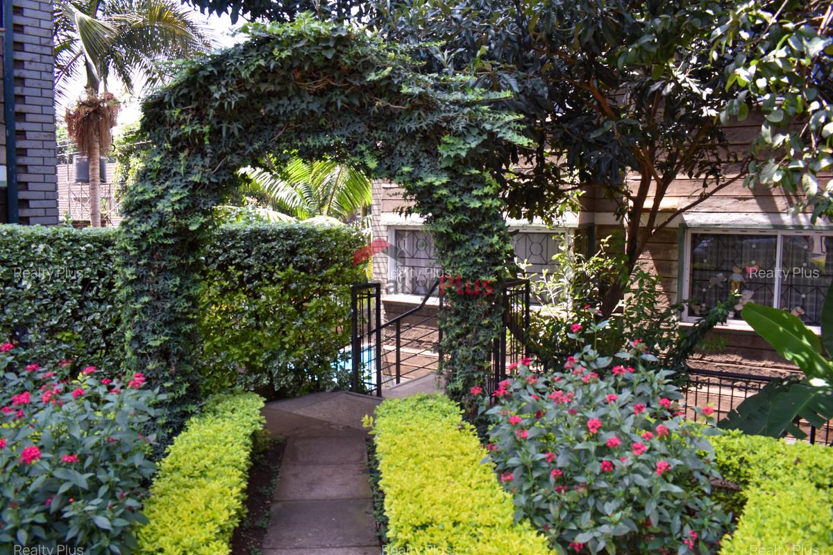 4 Bed Apartment with En Suite in Riverside - 18