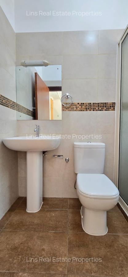 5 Bed Townhouse with En Suite in Nyari - 16