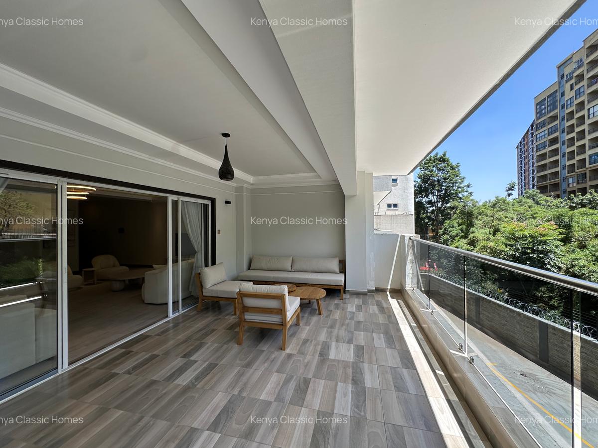 3 Bed Apartment with En Suite in Riverside - 3