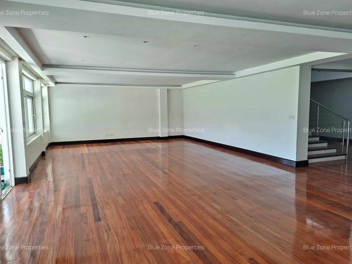 5 Bed House with En Suite at Off Benin Dr - 6