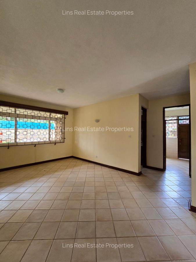 4 Bed Townhouse with En Suite in Lavington - 6