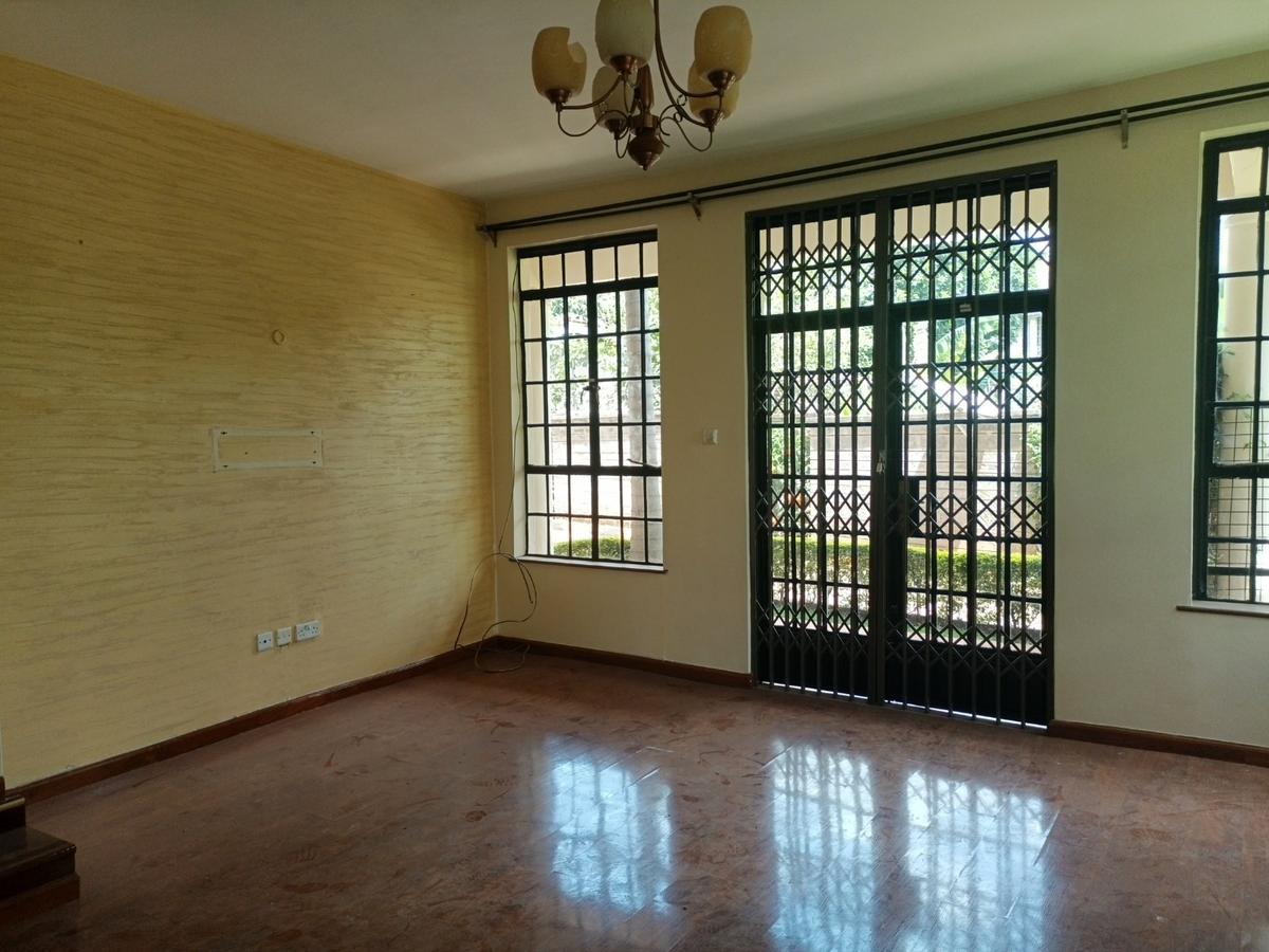 5 Bed Townhouse with En Suite in Lavington - 8