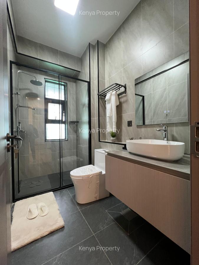 2 Bed Apartment with En Suite at Lavington - 6