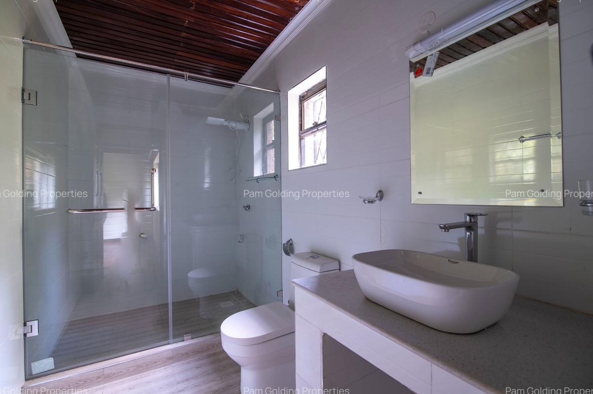 4 Bed House with En Suite in Karen - 8