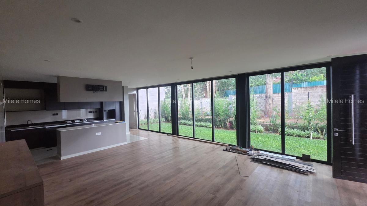 4 Bed Townhouse with En Suite at Paradise - 4