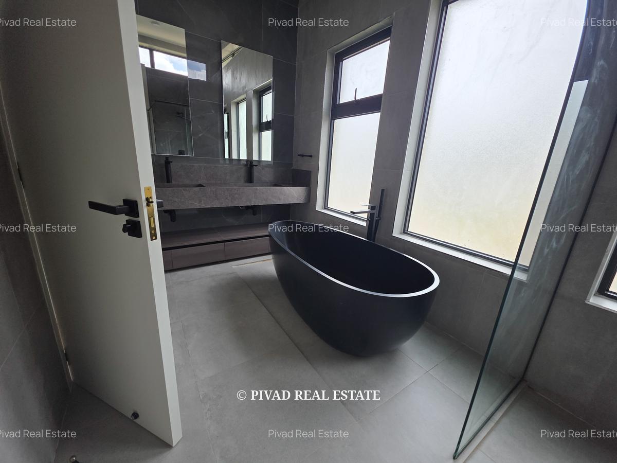 5 Bed House with Garden in Runda - 10